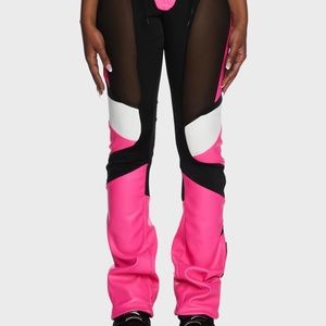 Rave outfit, still has tags on it. The set is From Dolls kill. Brand New 🤩